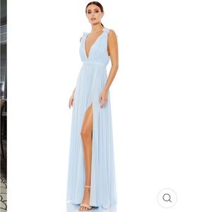 Mac Duggal PLEATED CHIFFON SLEEVELESS V-NECK GOWN